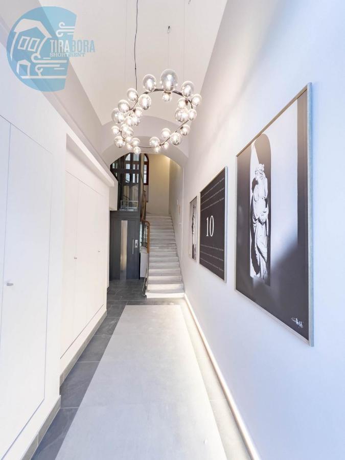 Piazza Della Borsa 3C Tirabora Short Rent Apartment ตรีเอสเต ภายนอก รูปภาพ