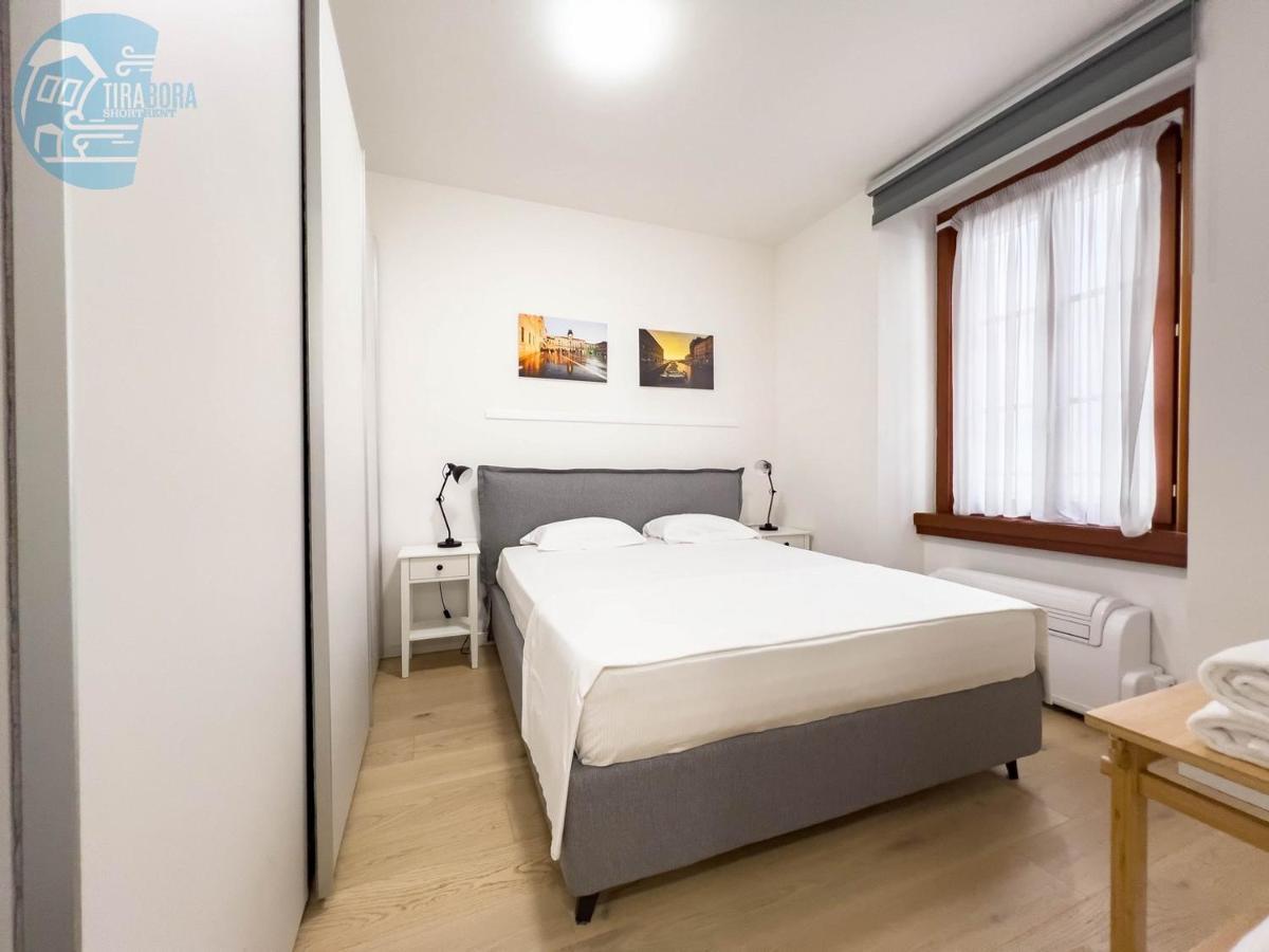 Piazza Della Borsa 3C Tirabora Short Rent Apartment ตรีเอสเต ภายนอก รูปภาพ