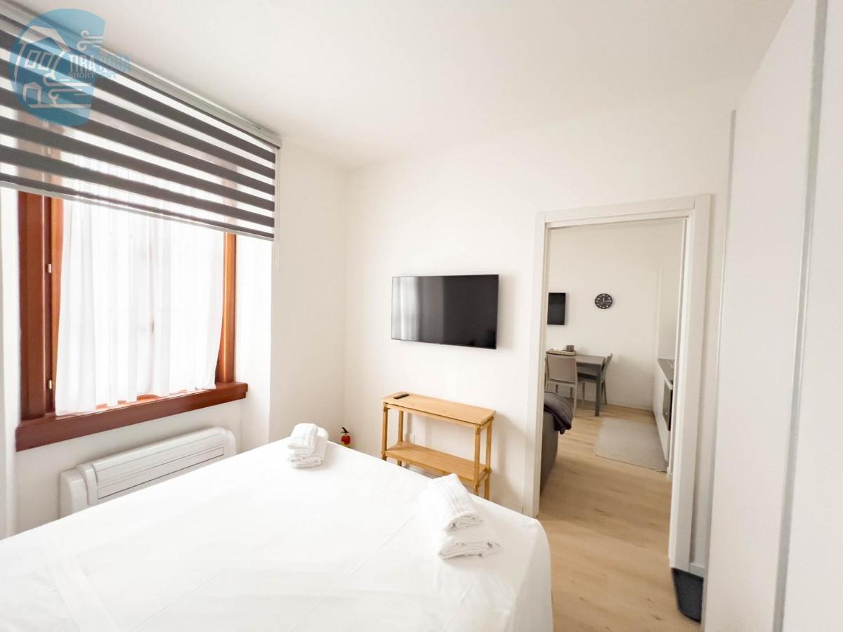 Piazza Della Borsa 3C Tirabora Short Rent Apartment ตรีเอสเต ภายนอก รูปภาพ