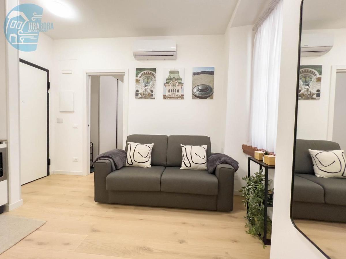 Piazza Della Borsa 3C Tirabora Short Rent Apartment ตรีเอสเต ภายนอก รูปภาพ