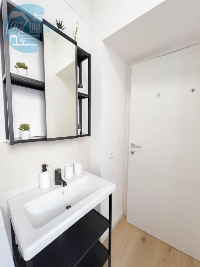 Piazza Della Borsa 3C Tirabora Short Rent Apartment ตรีเอสเต ภายนอก รูปภาพ