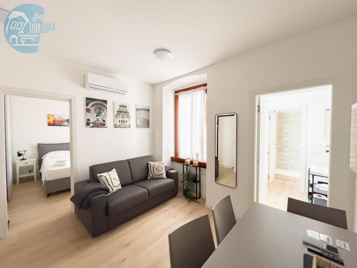 Piazza Della Borsa 3C Tirabora Short Rent Apartment ตรีเอสเต ภายนอก รูปภาพ